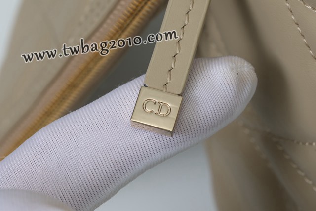 Dior专柜新款迪奥高仿原单藤格纹Dio.r字母扣菜篮子手提女包 djfk1617